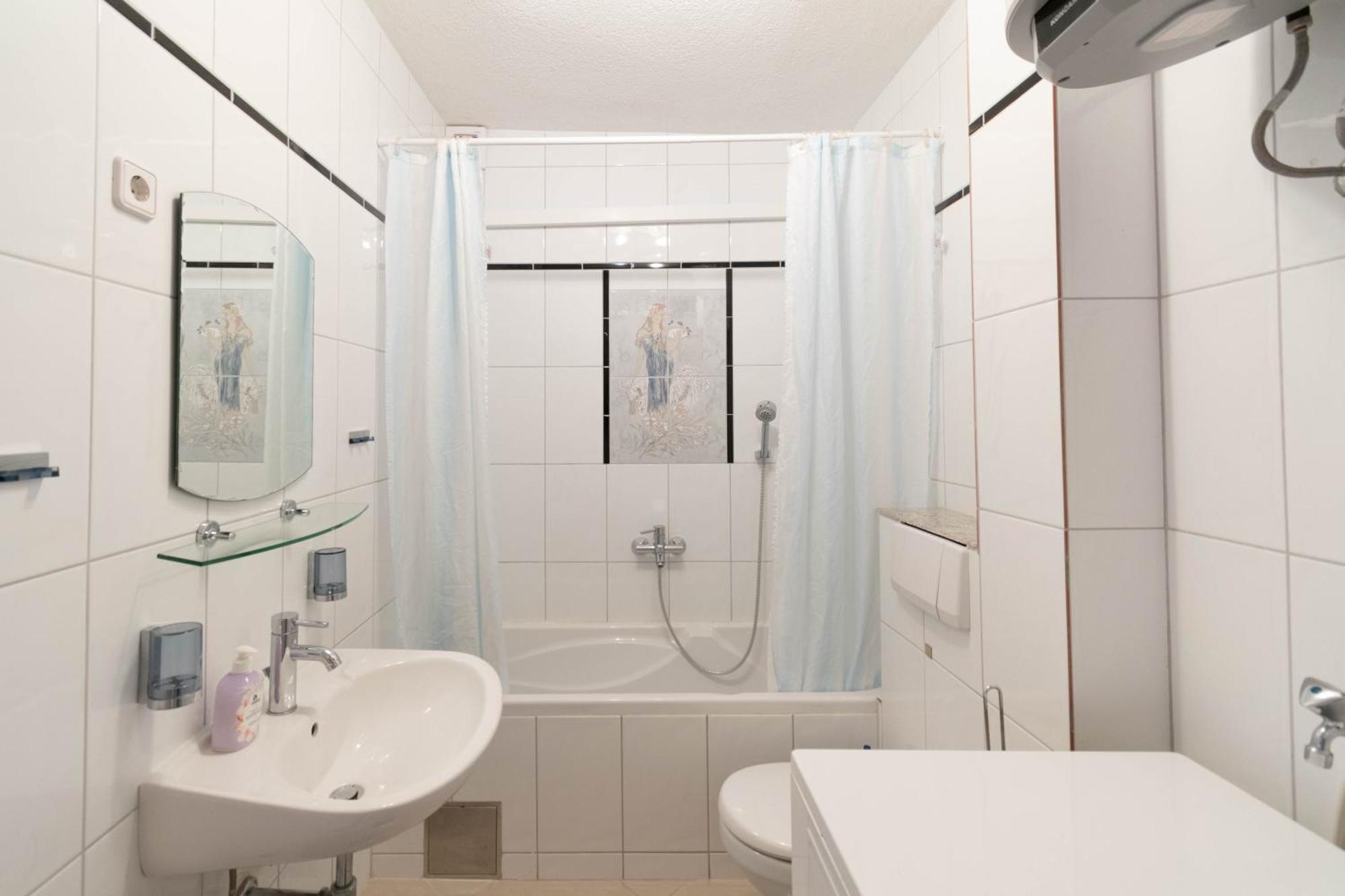 Apartment Kristina Dujmovic Baška Voda Kültér fotó