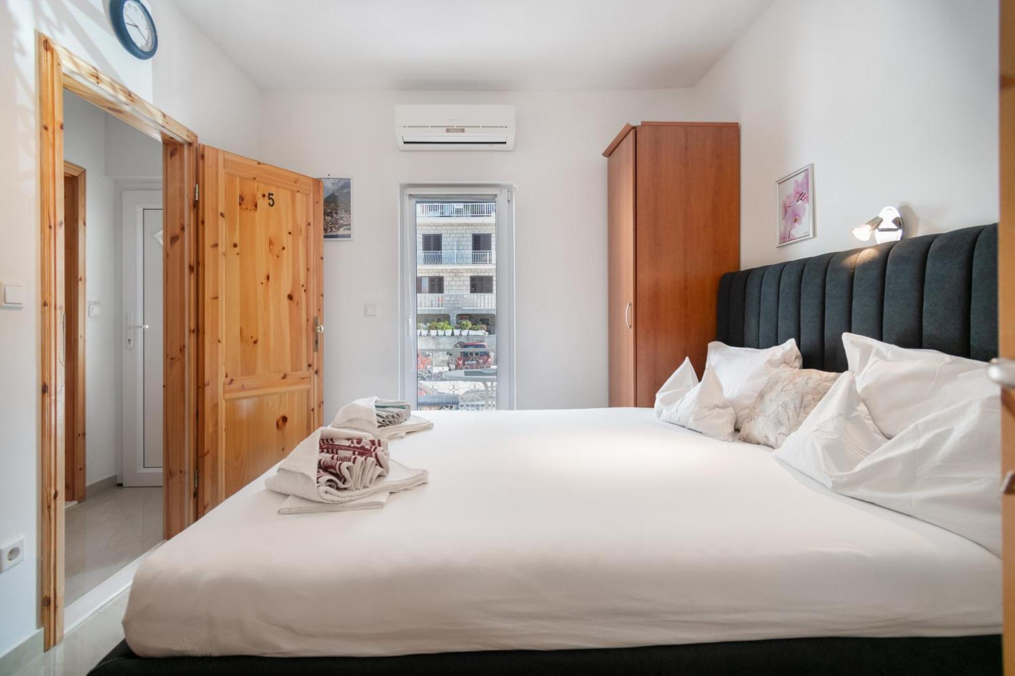 Apartment Kristina Dujmovic Baška Voda Szoba fotó