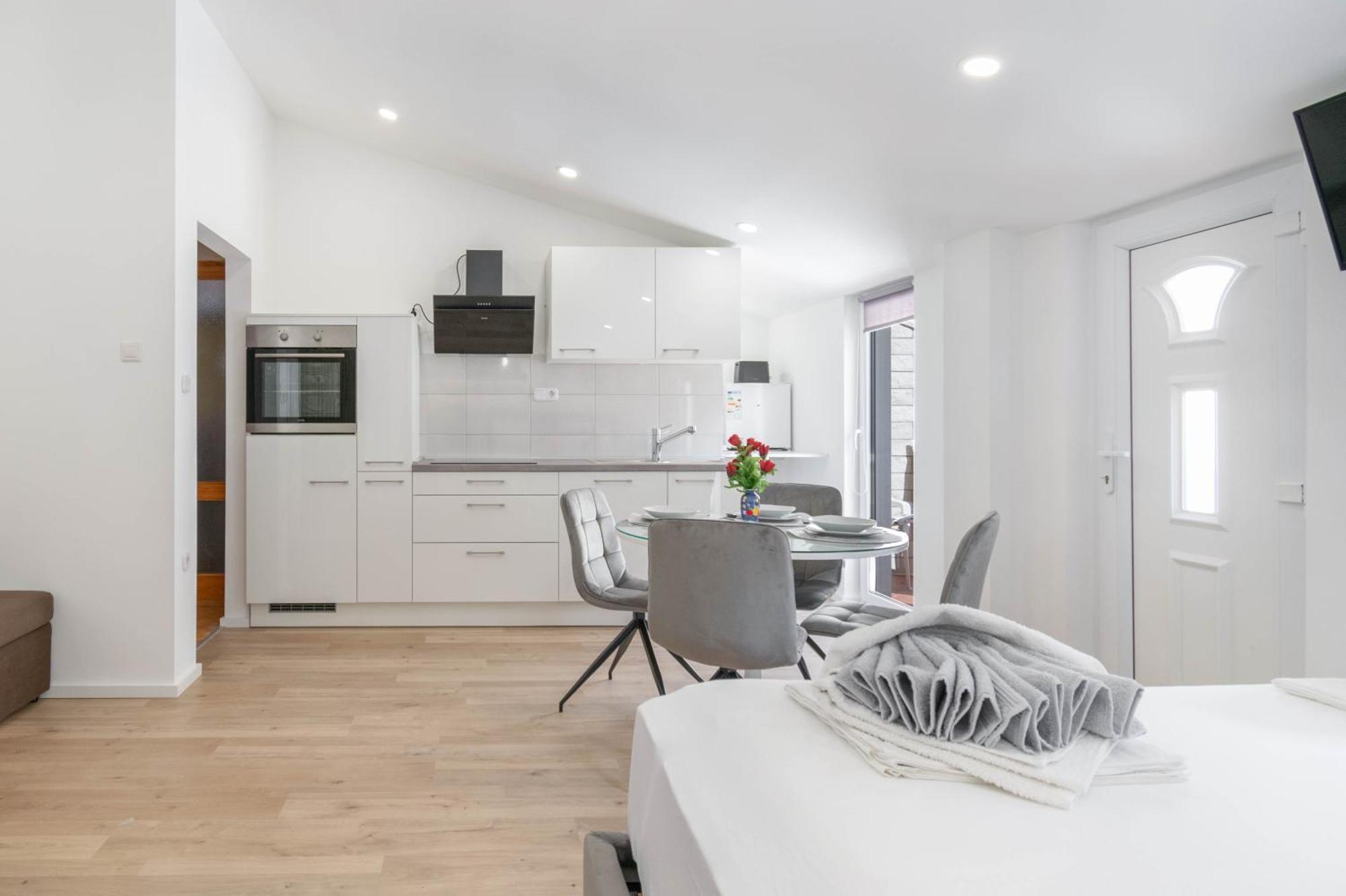 Apartment Kristina Dujmovic Baška Voda Szoba fotó