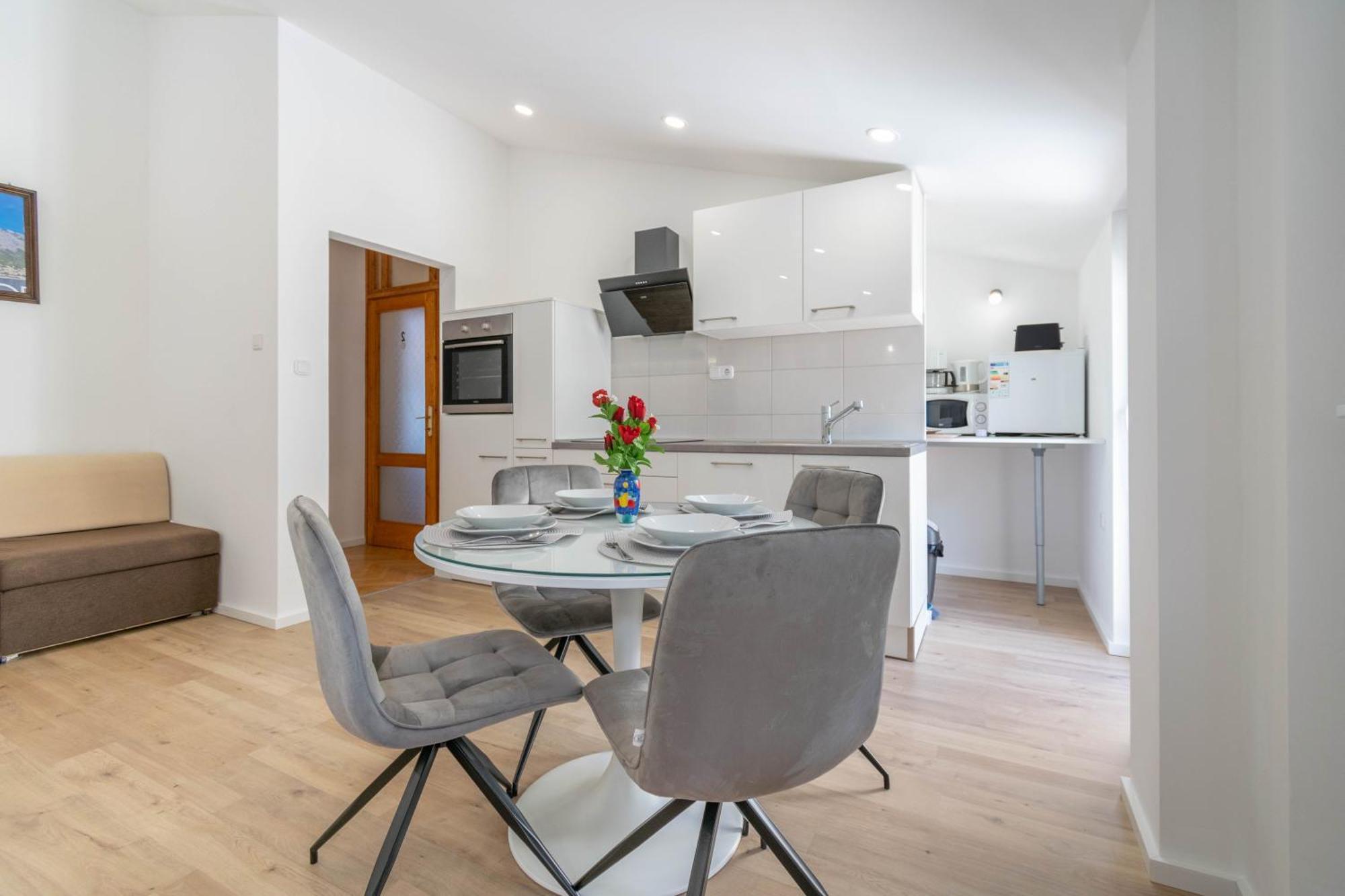 Apartment Kristina Dujmovic Baška Voda Szoba fotó