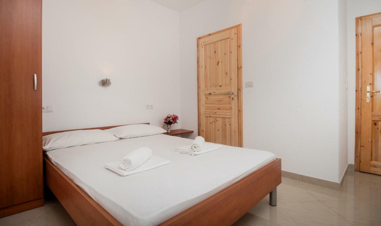 Apartment Kristina Dujmovic Baška Voda Kültér fotó
